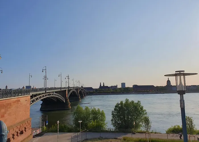 Zentrales, Charmantes Direkt An Der Universitaetsklinik Maguncia